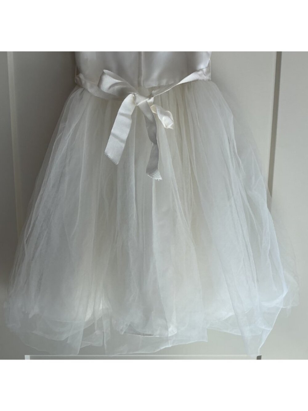 Davids Bridal Ivory Flower Girl Dress With Lace Cap Sleeves & Tulle Skirt Size 5 - Picture 7 of 10
